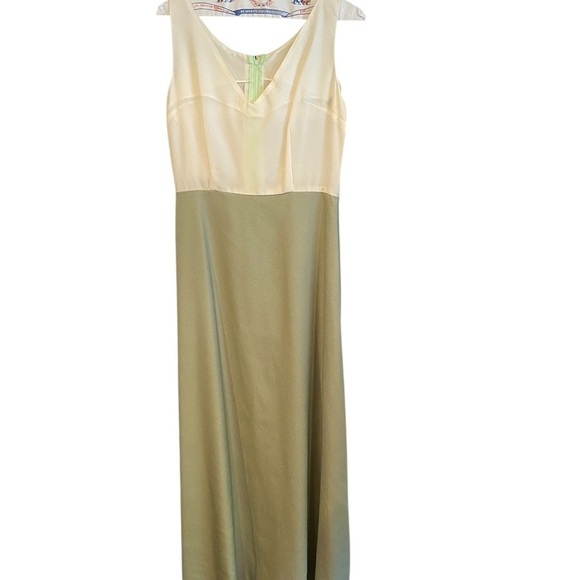 Elegant Green Beaded Floral Skirt Set / Maxi gown cocktail dress - Picture 6 of 7